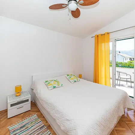 Gorgeous In Kastel Novi With Wi-fi Holiday home Kastela
