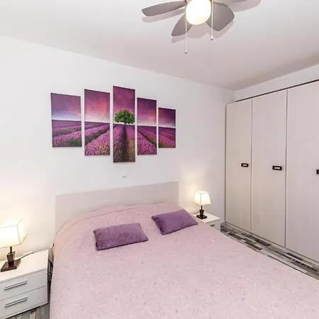 Gorgeous In Kastel Novi With Wi-fi Holiday home Kastela
