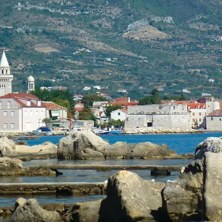 Gorgeous In Kastel Novi With Wi-fi