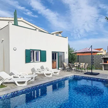 Gorgeous In Kastel Novi With Wi-fi Holiday home Kastela
